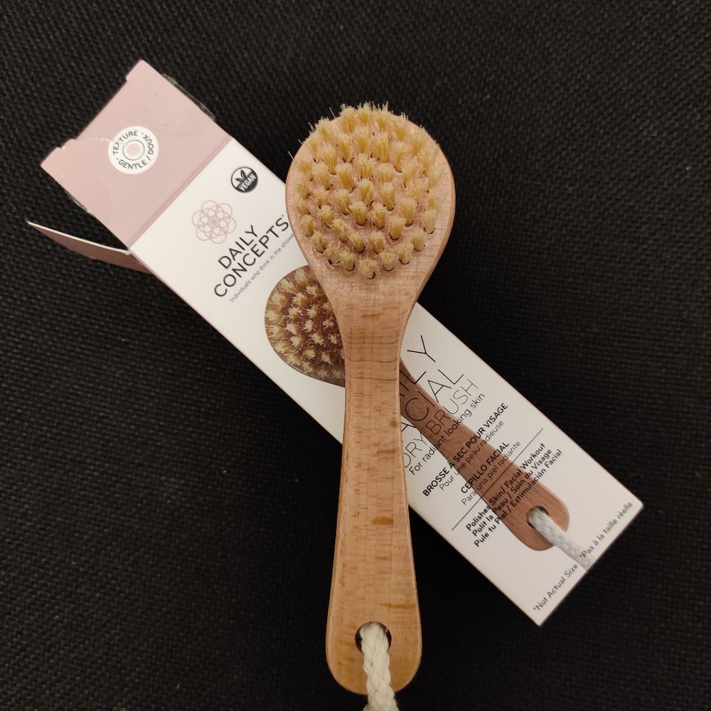 Daily Concepts Facial Dry Brush